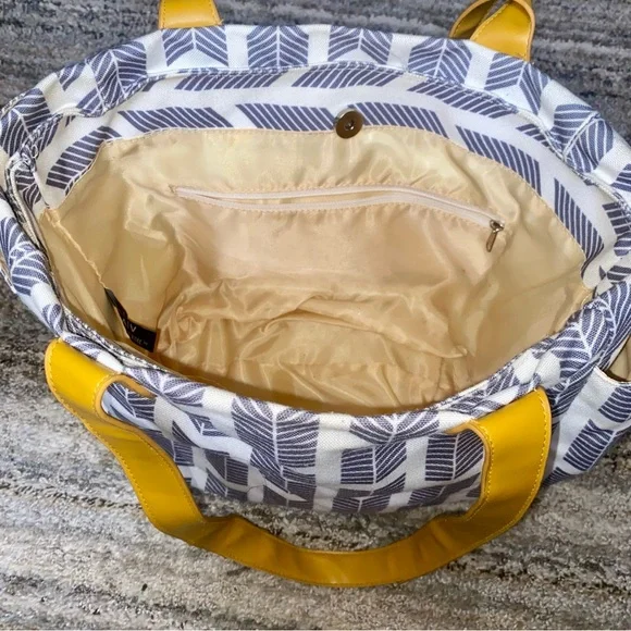 Gray Arrow Canvas Tote with Mustard Yellow Straps (13) - Picture 4 of 8